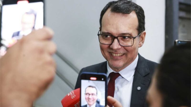 AL derruba veto ao projeto de Lúdio que permite aos servidores públicos terem MEI