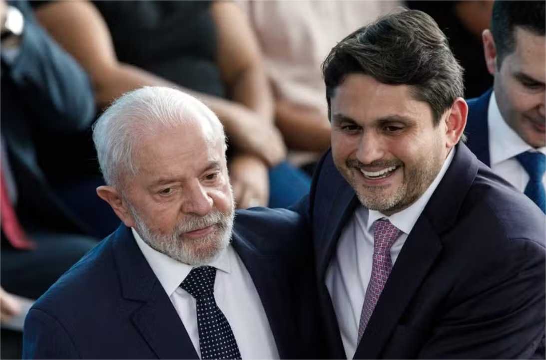 Juscelino pede demissão do Ministério das Comunicações