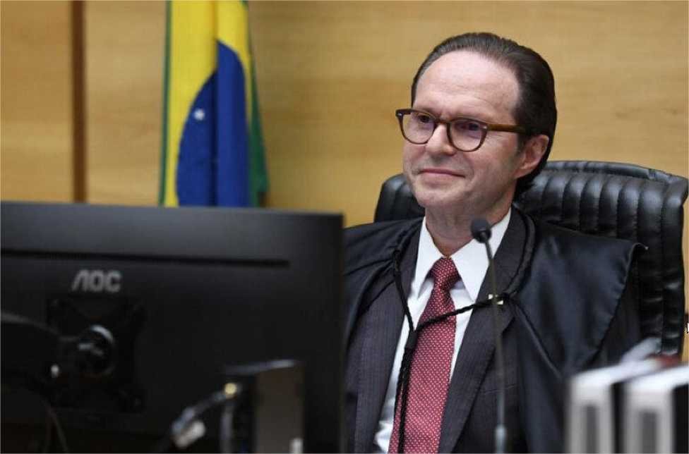 Ministro prioriza infância e concede prisão domiciliar a mãe acusada por tráfico