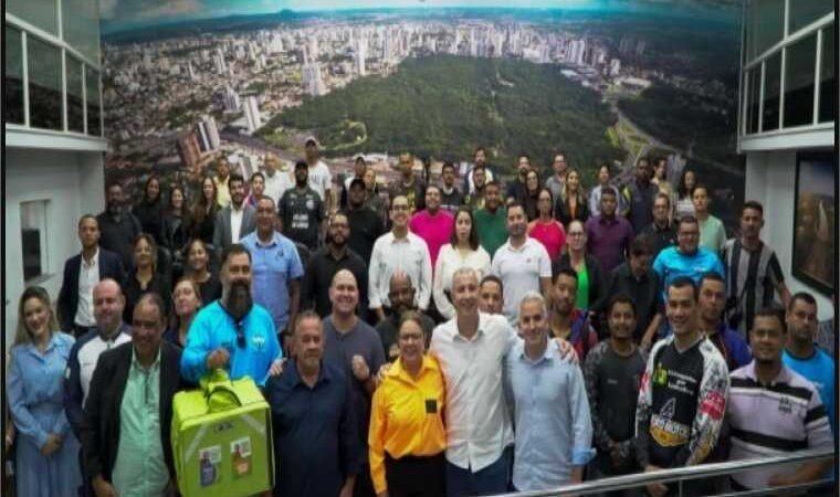 Motoboys pedem melhores condições e criação de associação própria em audiência pública de Paula Calil