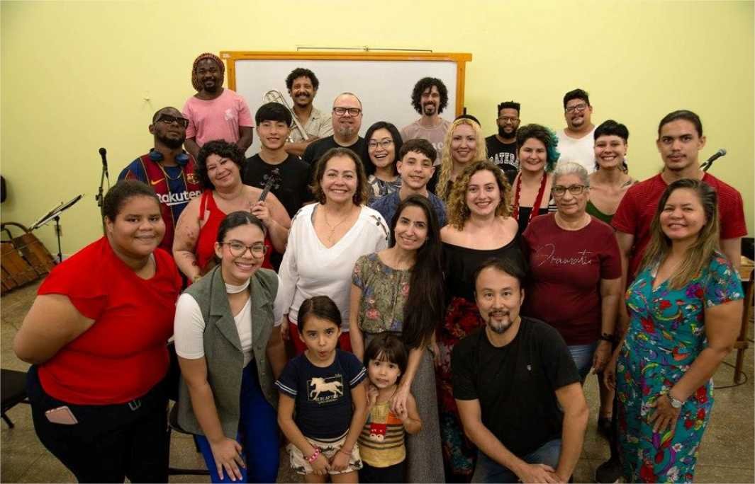 Brasileiros e imigrantes se apresentam em coro de várias línguas no encerramento do projeto Multiculturas