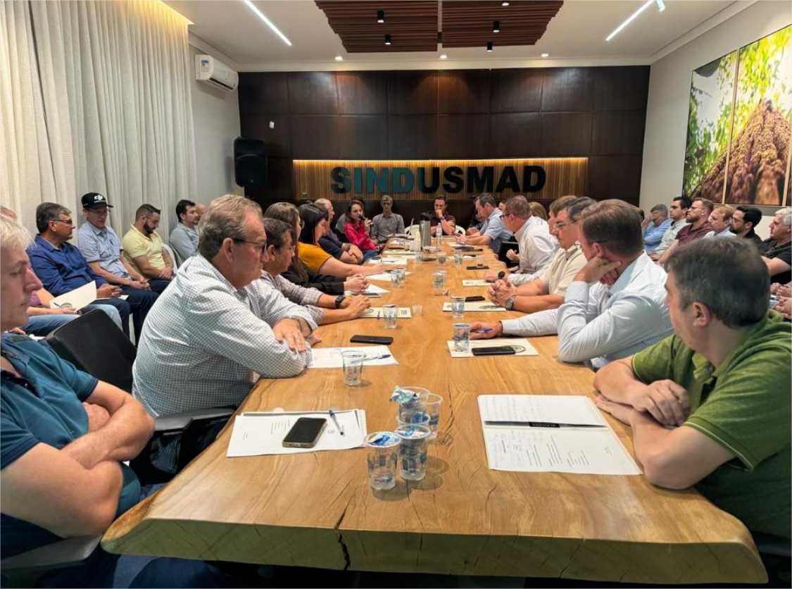 Sema debate novas regras de manejo florestal sustentável com setor madeireiro