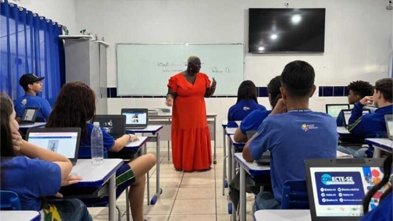 Pais e responsáveis devem atualizar cadastro escolar nas 628 escolas da Rede Estadual