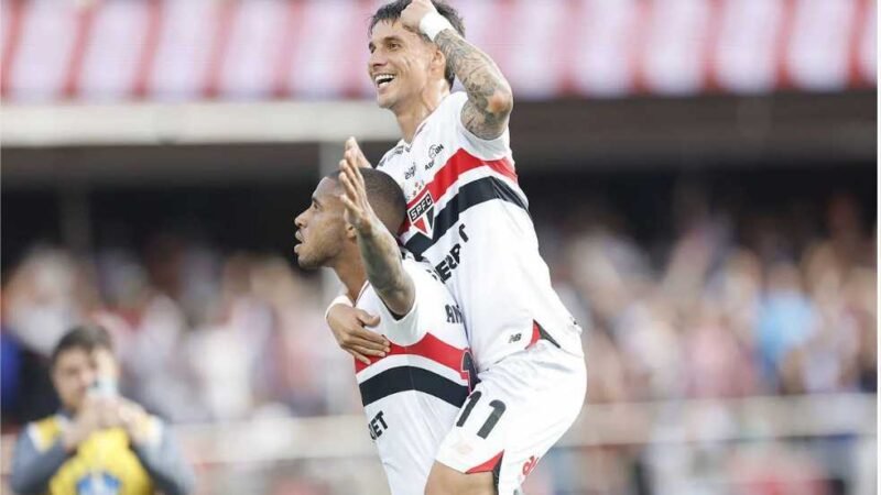 São Paulo bate o Santos no Morumbis e vence a primeira pelo Brasileirão-2025