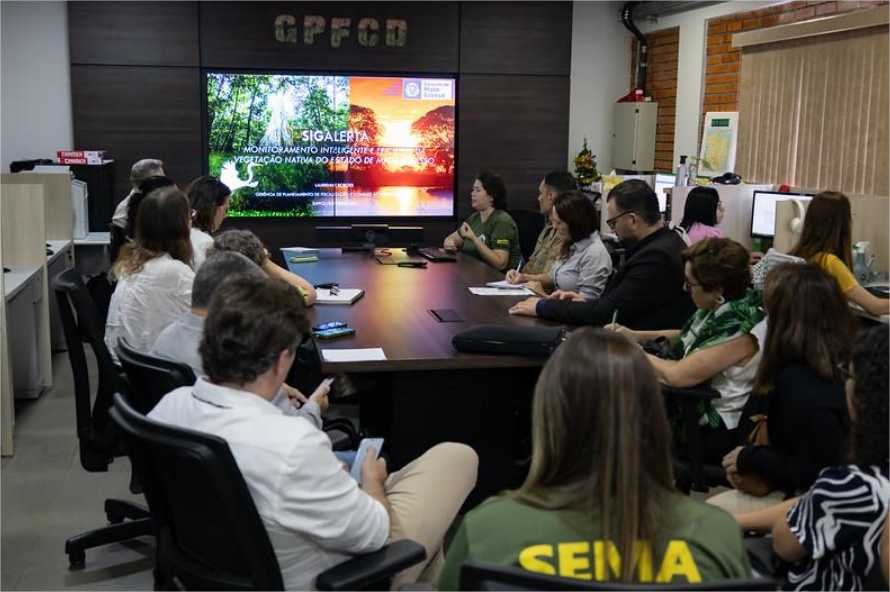 Integrante de delegação britânica destaca tecnologia utilizada para combate ao desmatamento ilegal em MT