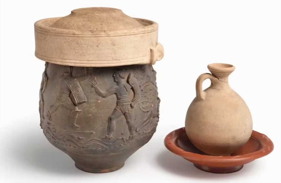 Análise de vaso antigo revela evidências de combates de gladiadores na Britânia