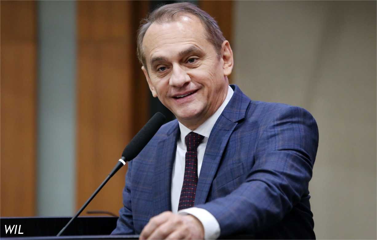 Wilson Santos garante novos trechos asfaltados em Acorizal