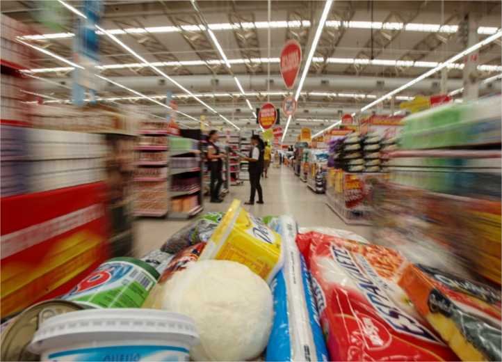 Preço dos alimentos dispara e cesta básica quebra mais um recorde, superando R$ 840,00