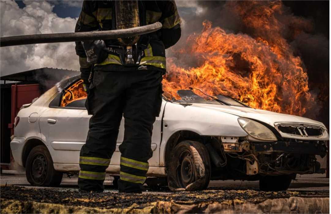 Bombeiros orientam motoristas sobre como agir em incêndios veiculares