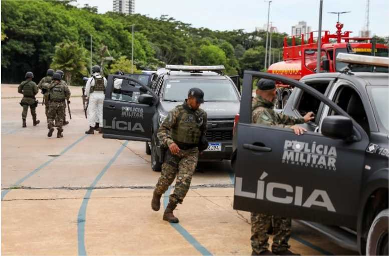 Mulher e criança de 1 ano são mantidas reféns durante sequestro em Cuiabá