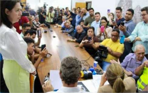 Prefeita de VG quita 43% da dívida deixada por Kalil e avança com privatização do DAE