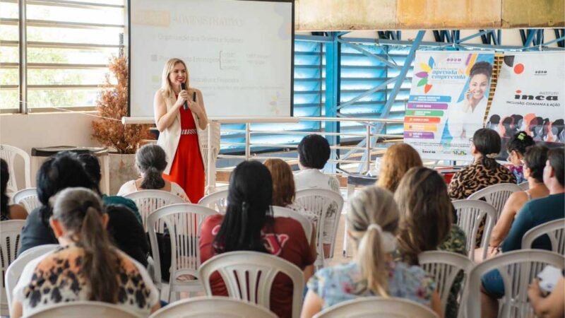 Feirantes da Orla e Mercado do Porto recebem capacitação de negócios criativos