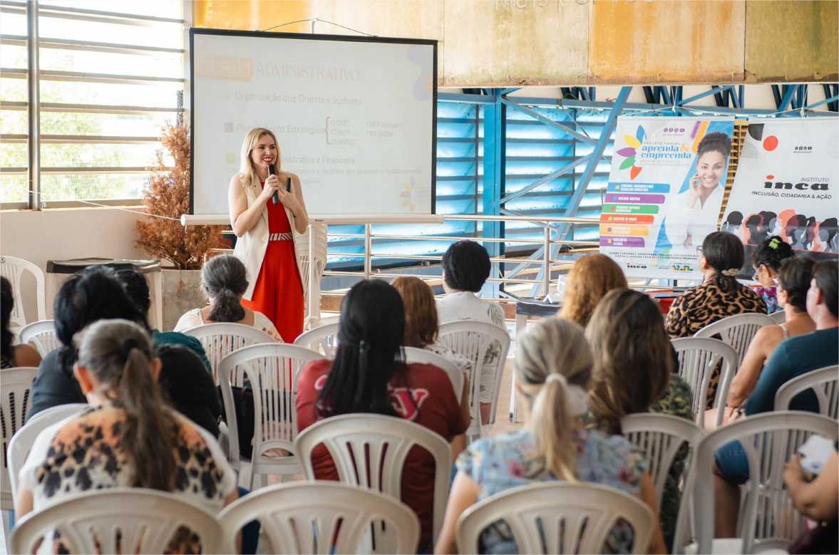 Feirantes da Orla e Mercado do Porto recebem capacitação de negócios criativos