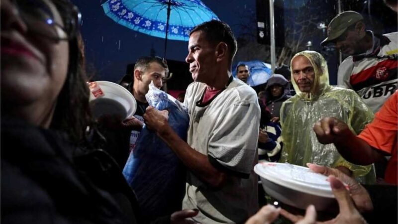 Primeira-dama de MT promove a entrega de alimentos e cobertores para população em situação de vulnerabilidade