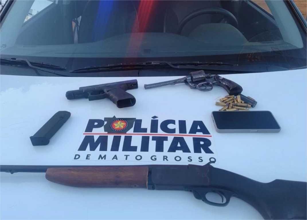 PM desarticula quadrilha e apreende arma de fogo de facção em São José dos Quatro Marcos