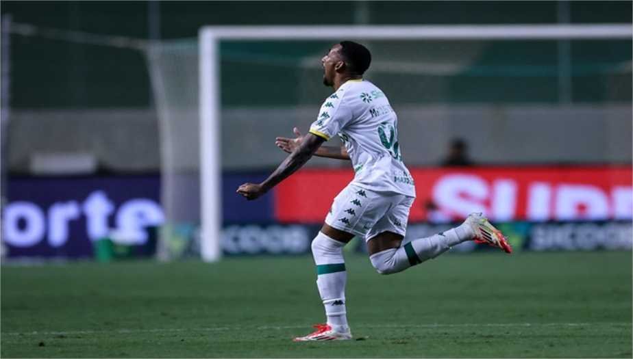 Com dois golaços de falta de Mateusinho, Cuiabá vence o Athletic e volta ao G-4 da Série D