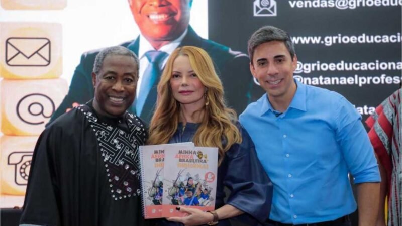 Madrinha da política antirracista, primeira-dama acompanha lançamento de material pedagógico para escolas de MT