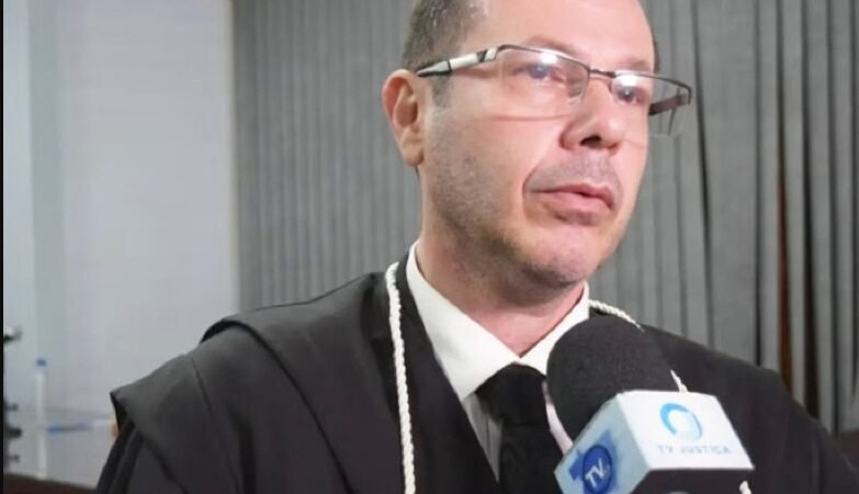 Quem é o juiz afastado pelo STF em ação sobre corrupção