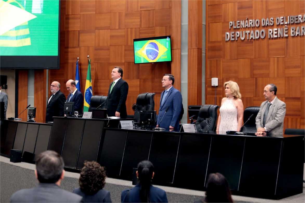 Max Russi destaca força da indústria mato-grossense em sessão solene na ALMT