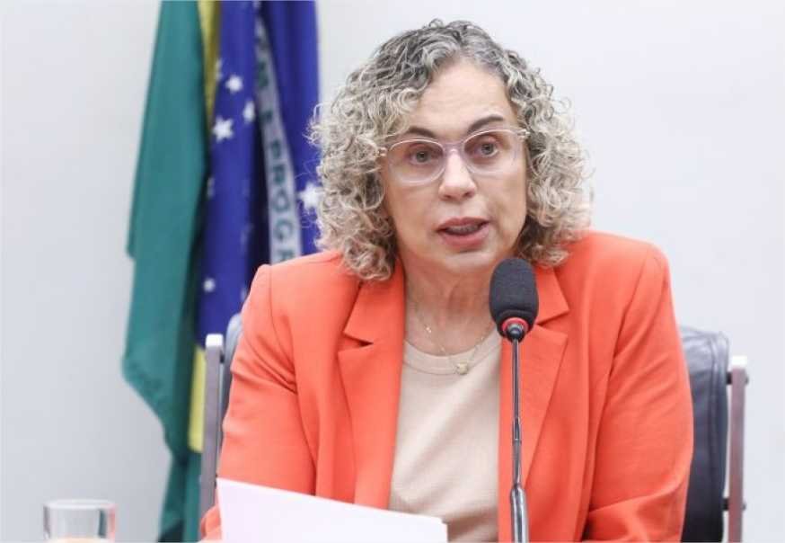 Comissão aprova obrigatoriedade de clube inscrever programa de formação de atleta no conselho da criança