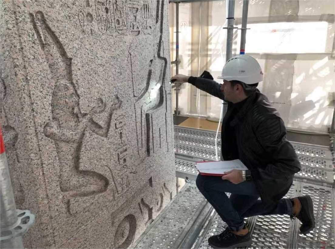 Mensagem secreta é encontrada em obelisco egípcio levado a Paris; imagens