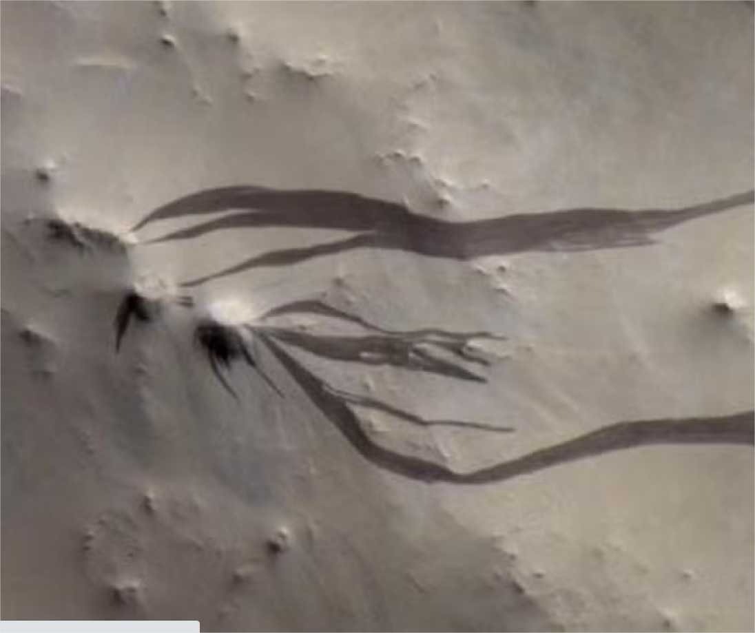 Rastros achados em Marte provavelmente não são sinais de água, diz estudo