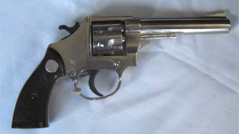 Idosa é executada por dois homens em uma moto