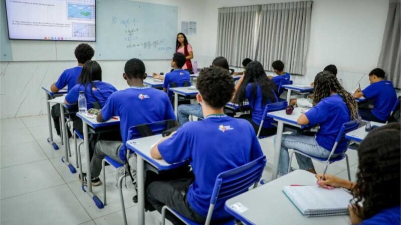 Comunidade escolar vai decidir sobre conversão de 28 novas escolas para o modelo cívico-militar