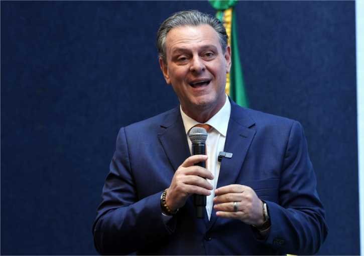 Fávaro tenta reunir candidaturas da frente ampla no PSD para reforçar reeleição ao Senado
