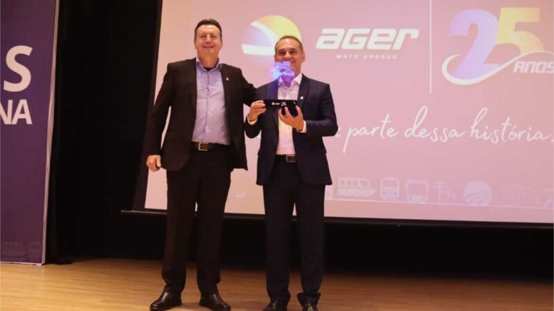Wilson Santos é homenageado nos 25 anos da Ager por criar lei que instituiu a autarquia