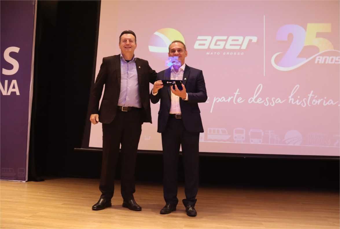 Wilson Santos é homenageado nos 25 anos da Ager por criar lei que instituiu a autarquia