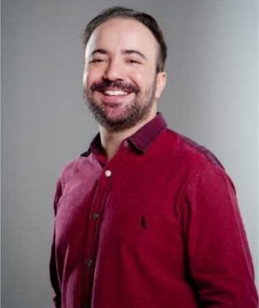 Eduardo Butakka é eleito Profissional do Ano no Prêmio Colunistas