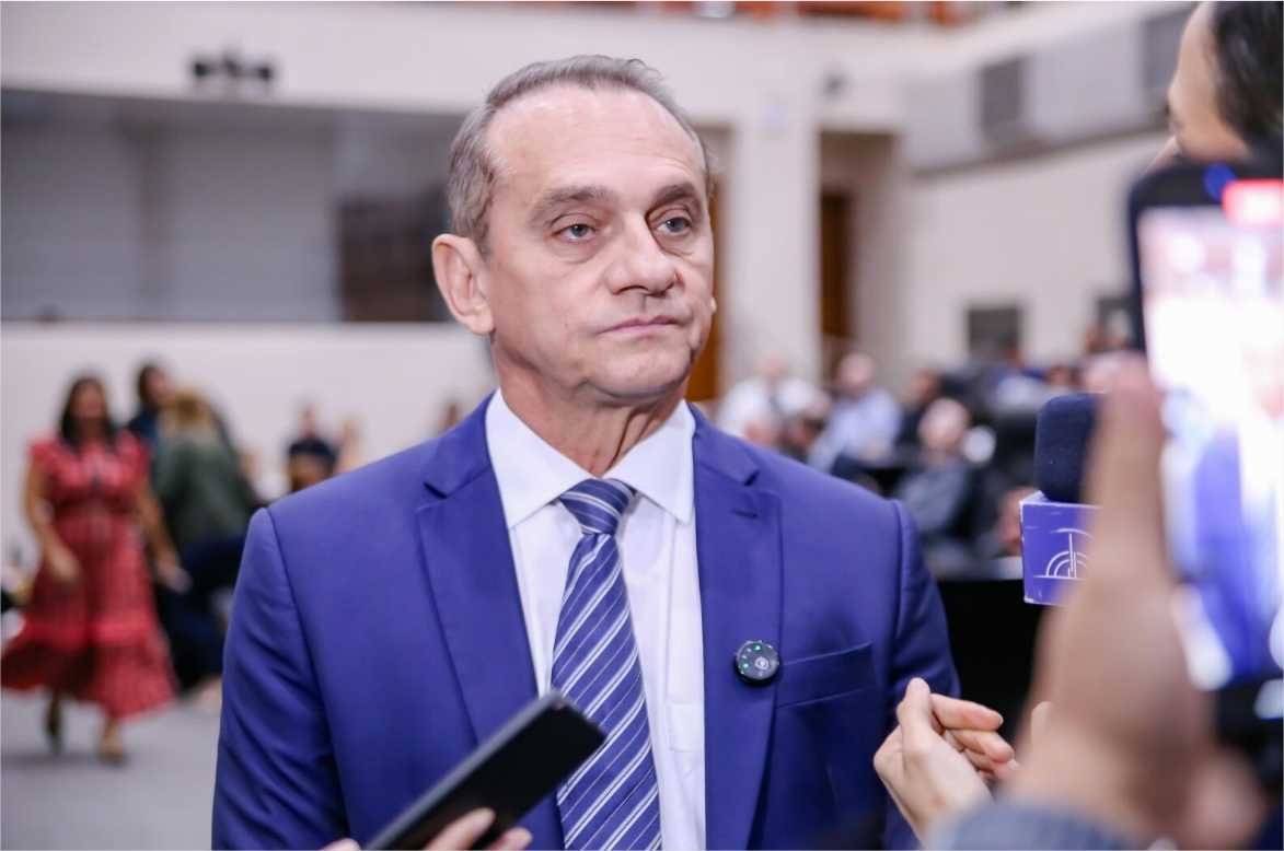 Em defesa dos servidores, Wilson Santos exige documentos sobre consignados à Seplag