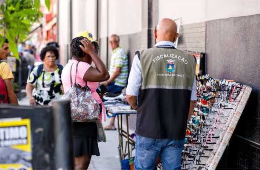 Justiça nega ação da Defensoria para suspender retirada de ambulantes do Centro de Cuiabá