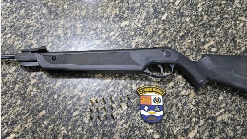 Polícia Militar prende homem que ameaçou esposa com arma de fogo em Vale do São Domingos