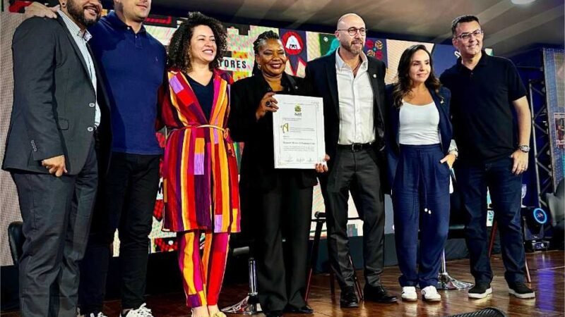 “Me sinto cada vez mais mato-grossense”, diz ministra ao receber título de Beto Dois a Um