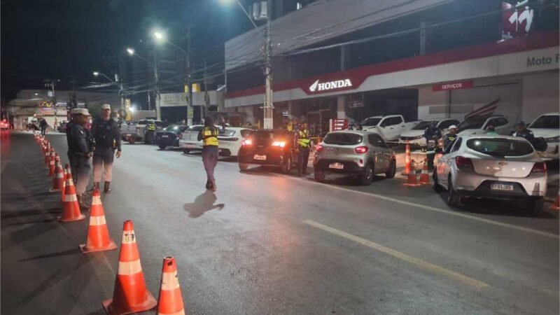 Operação Lei Seca prende dez condutores embriagados e remove 42 veículos em Cuiabá