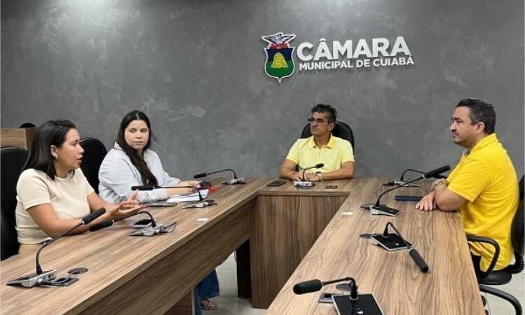 Comissão de Regularização Fundiária recebe representantes da Secretaria de Meio Ambiente e Desenvolvimento Urbano