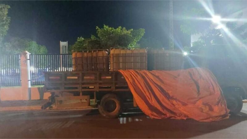 PM prende motorista por transporte irregular de combustível e apreende caminhão