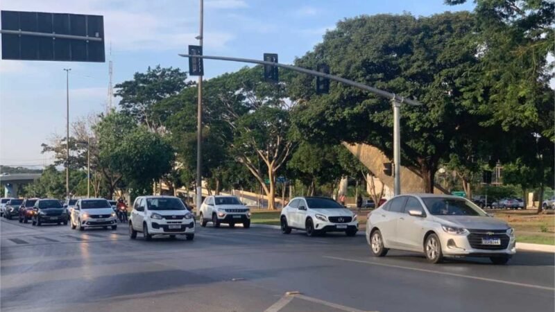 Licenciamento de veículos com placa final 6 deve ser pago até 30 de junho