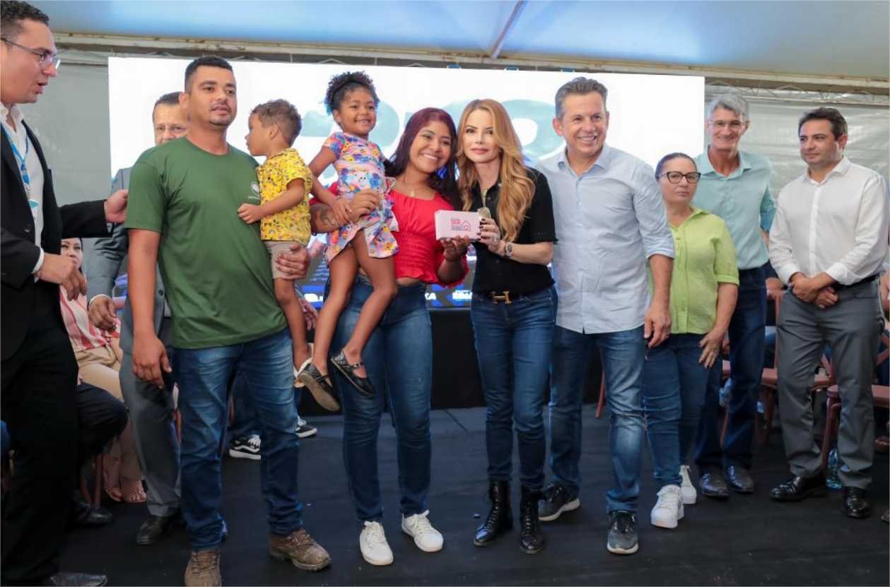 “Nosso compromisso é proporcionar moradias dignas“, afirma primeira-dama em entrega de 213 casas pelo SER Família Habitação