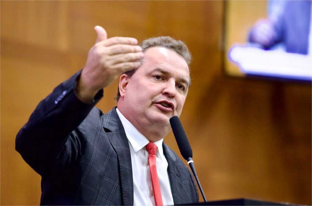 Max: “Se o TCE declinar, Assembleia vai fazer a investigação”