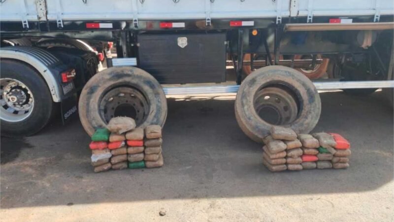 Polícia Civil apreende 42 tabletes de skunk encontrados dentro de pneus de caminhão em Barra do Garças