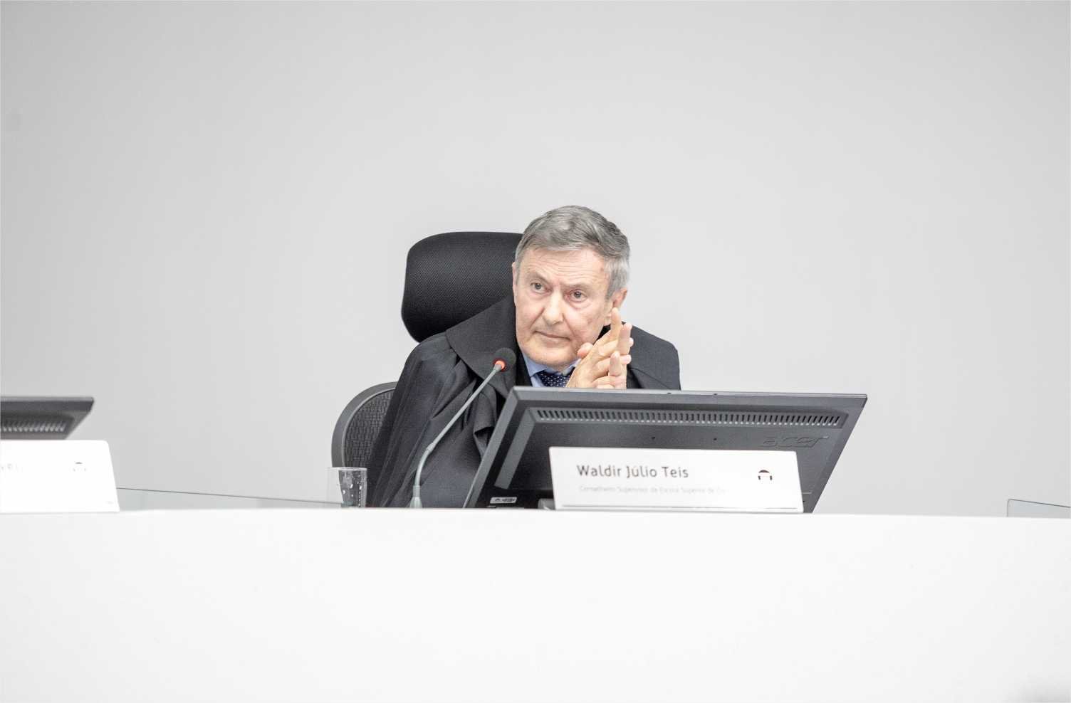 TCE-MT aponta legalidade de contratação direta de advocacia para recuperar créditos públicos