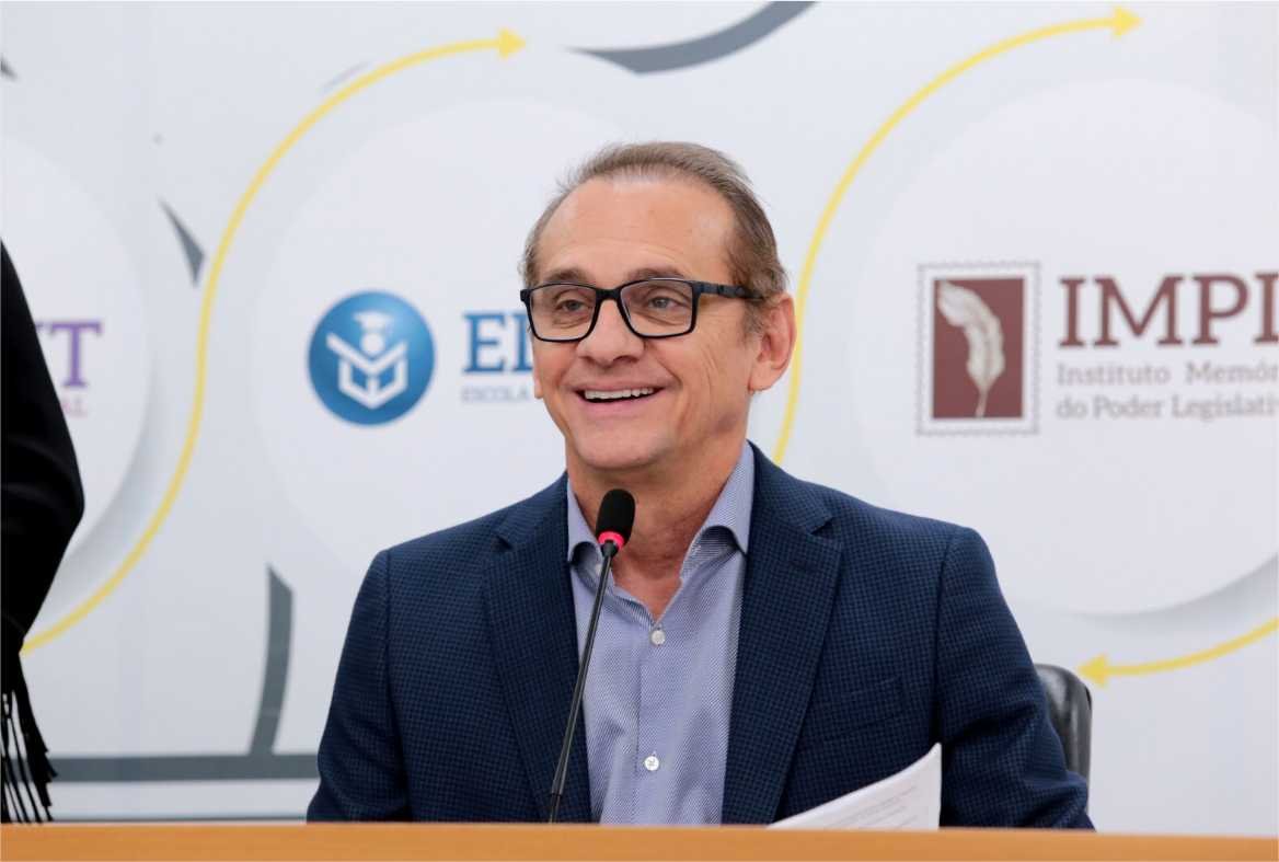 Wilson Santos garante a instalação de caixa d’água no Icemat após interdição