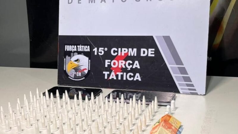 Força Tática prende homem por tráfico e apreende 99 porções de cocaína