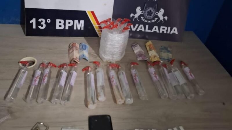 Cavalaria da PM detém quatro integrantes de facção criminosa por tráfico de drogas