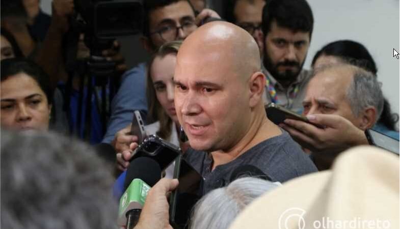 Abilio cita faccionados e compara eventos irregulares a práticas de Pablo Escobar: ‘dava cesta básica, mas também matava’