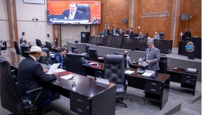 Assembleia decide entre estímulo à criação de aves exóticas ou marco de proteção da fauna