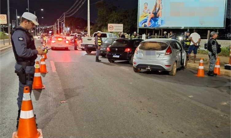 Operação Lei Seca termina com dois condutores presos por embriaguez e 31 veículos removidos em Cuiabá